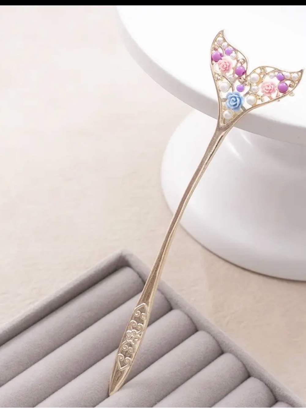 Elegant Gold Mermaid Tail Hairpin